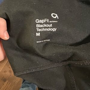 GAP Fit Blackout Maternity Leggings M